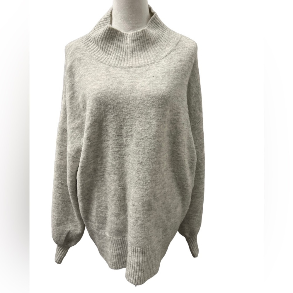 Vince Camuto Large Slouchy Sweater Light Grey - Picture 4 of 9